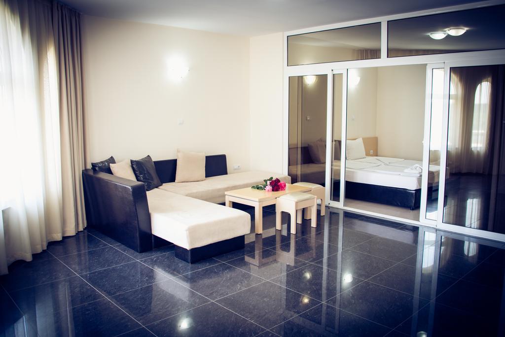 Apart Hotel Apolonia Palace Sinemoretz Habitación foto
